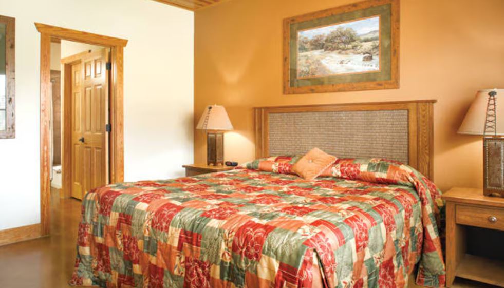 2 BEDROOMS, SUITE