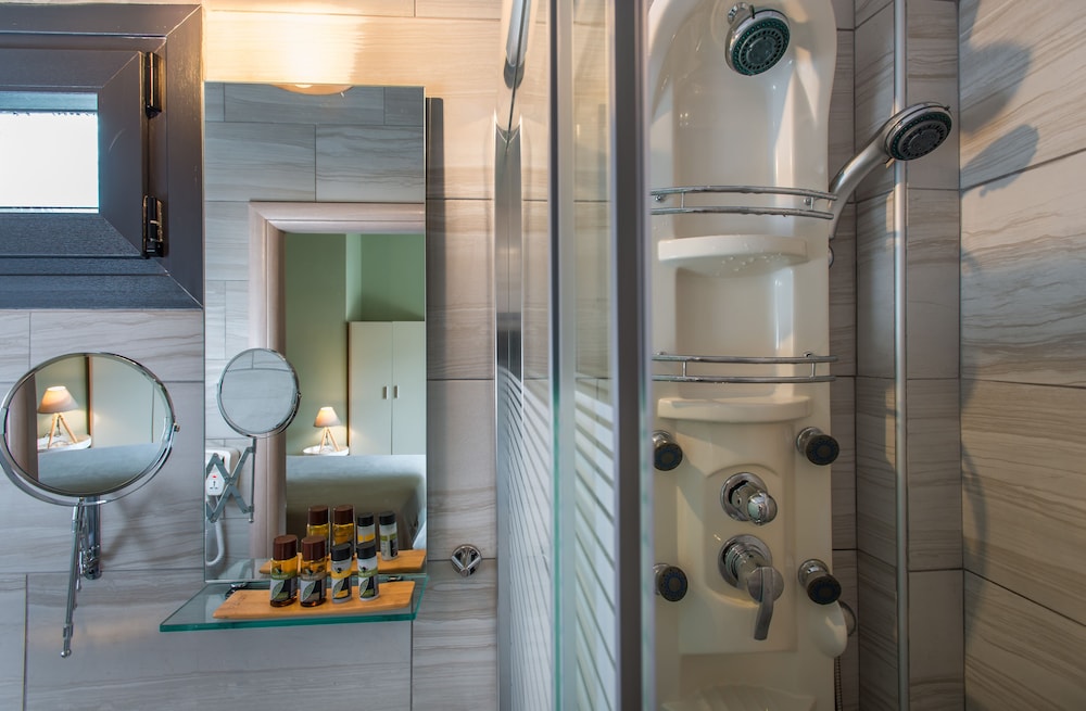 Mirabilia Boutique Hotel 26/86