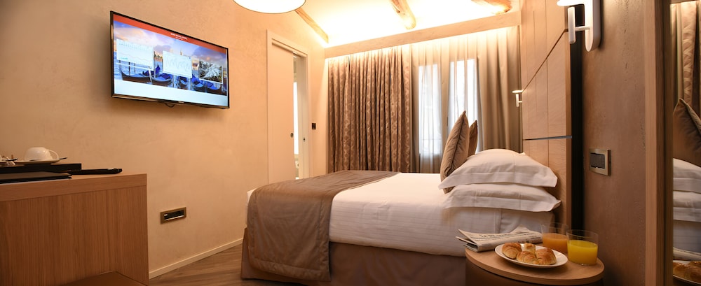 Rosa Salva Hotel 23/56