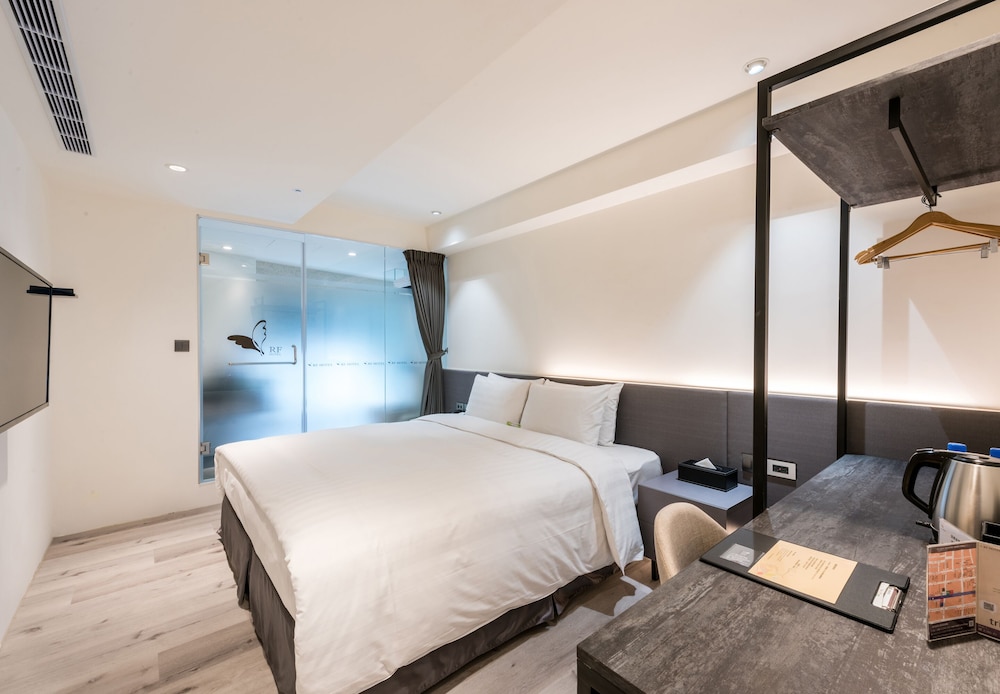 Rf Hotel 25/74
