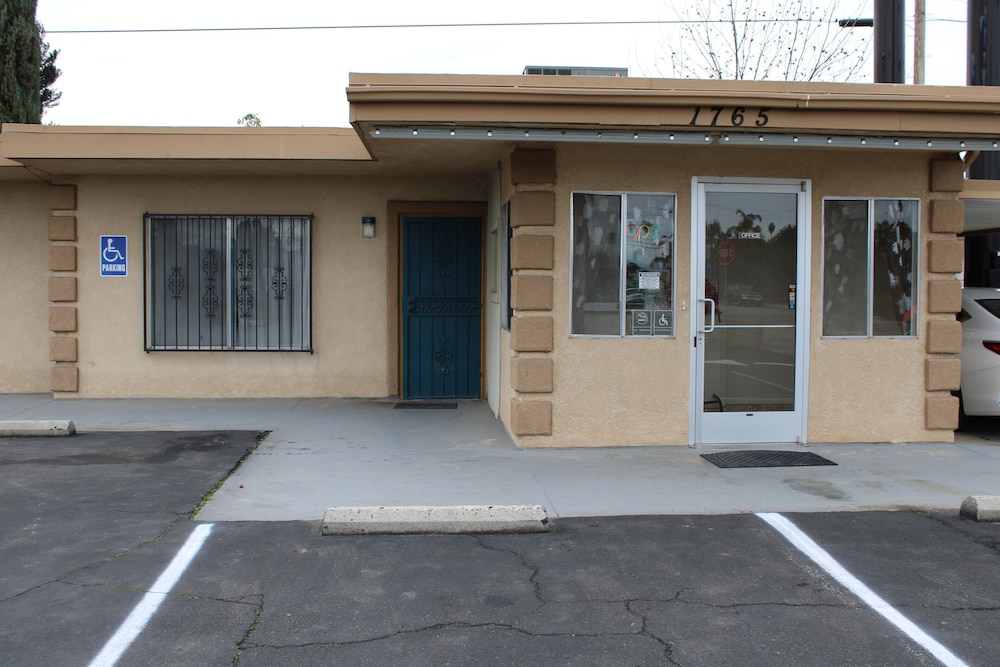 Motel6 Selma, CA 39/57