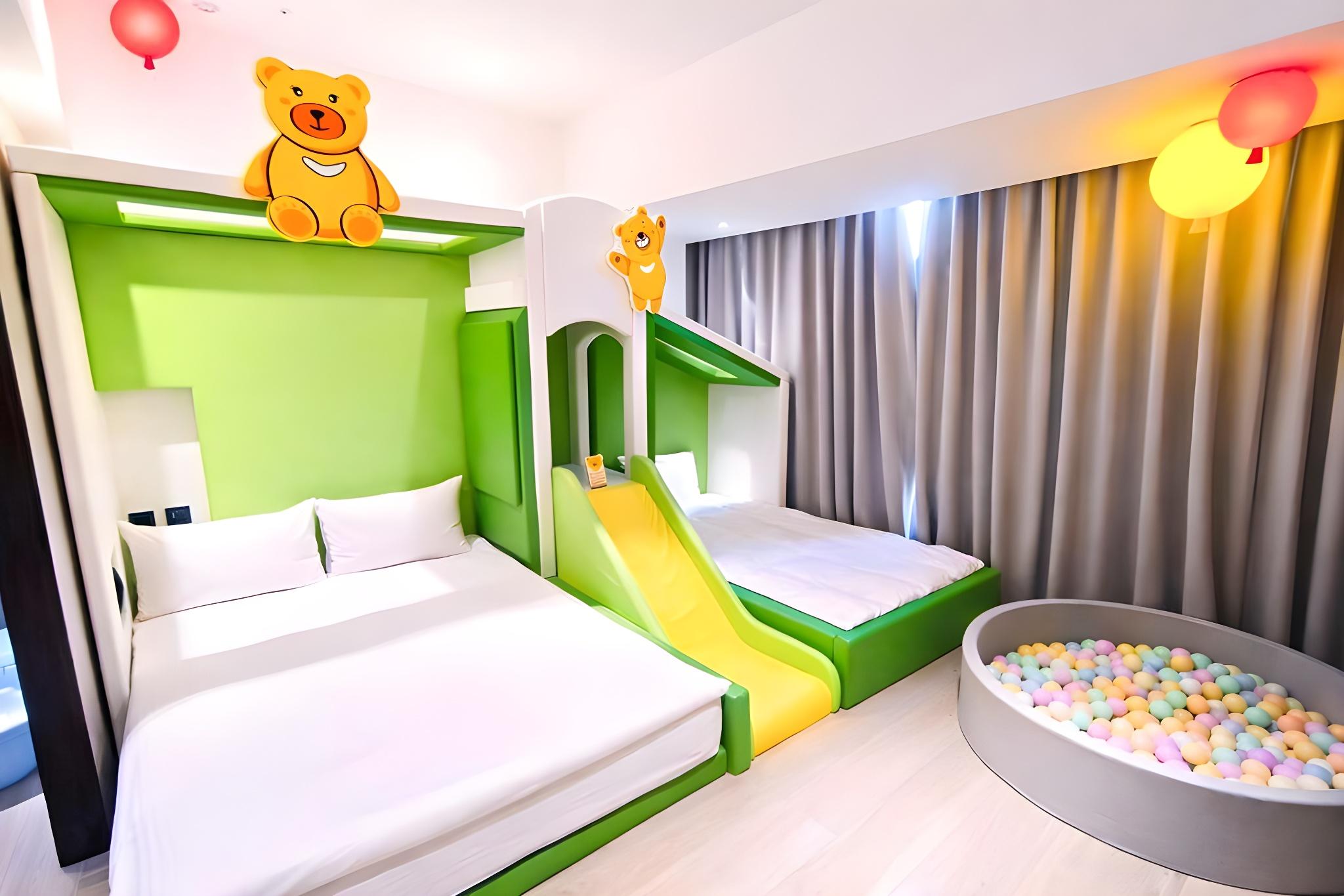 Japanese, Family Suite, 1 Queen and 1 Single Bed, Kids Friendly