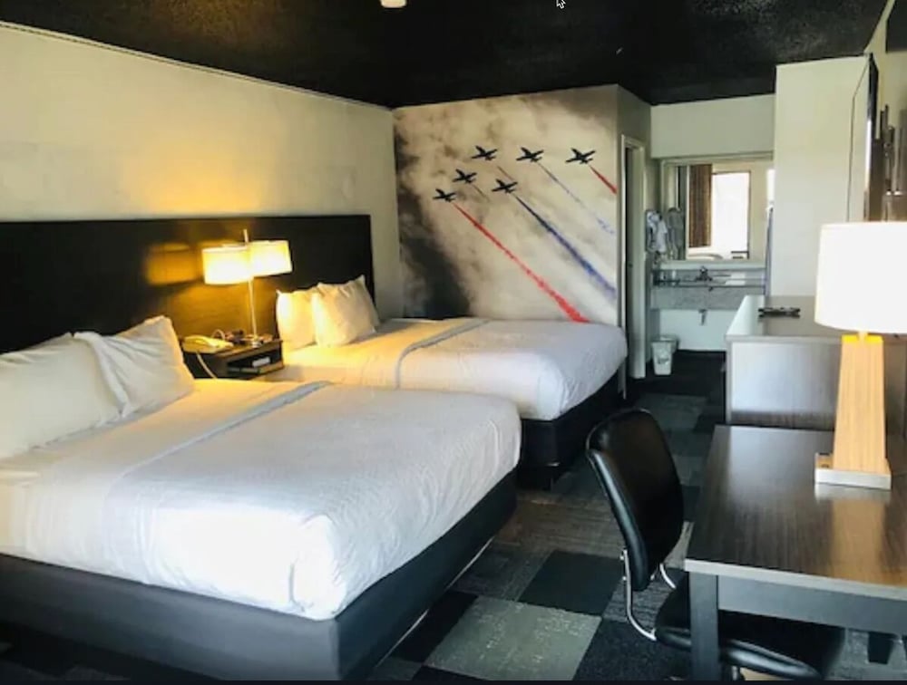 Eglin Extended Stay Hotel, a Howard Johnson by Wyndham 8/27