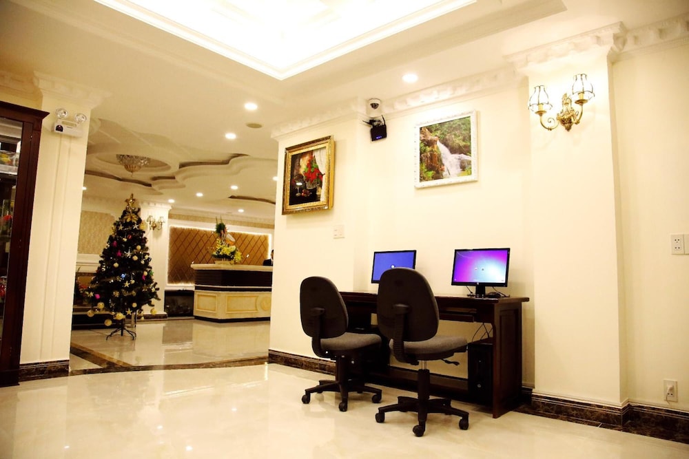 Royal Hotel Dalat 48/57