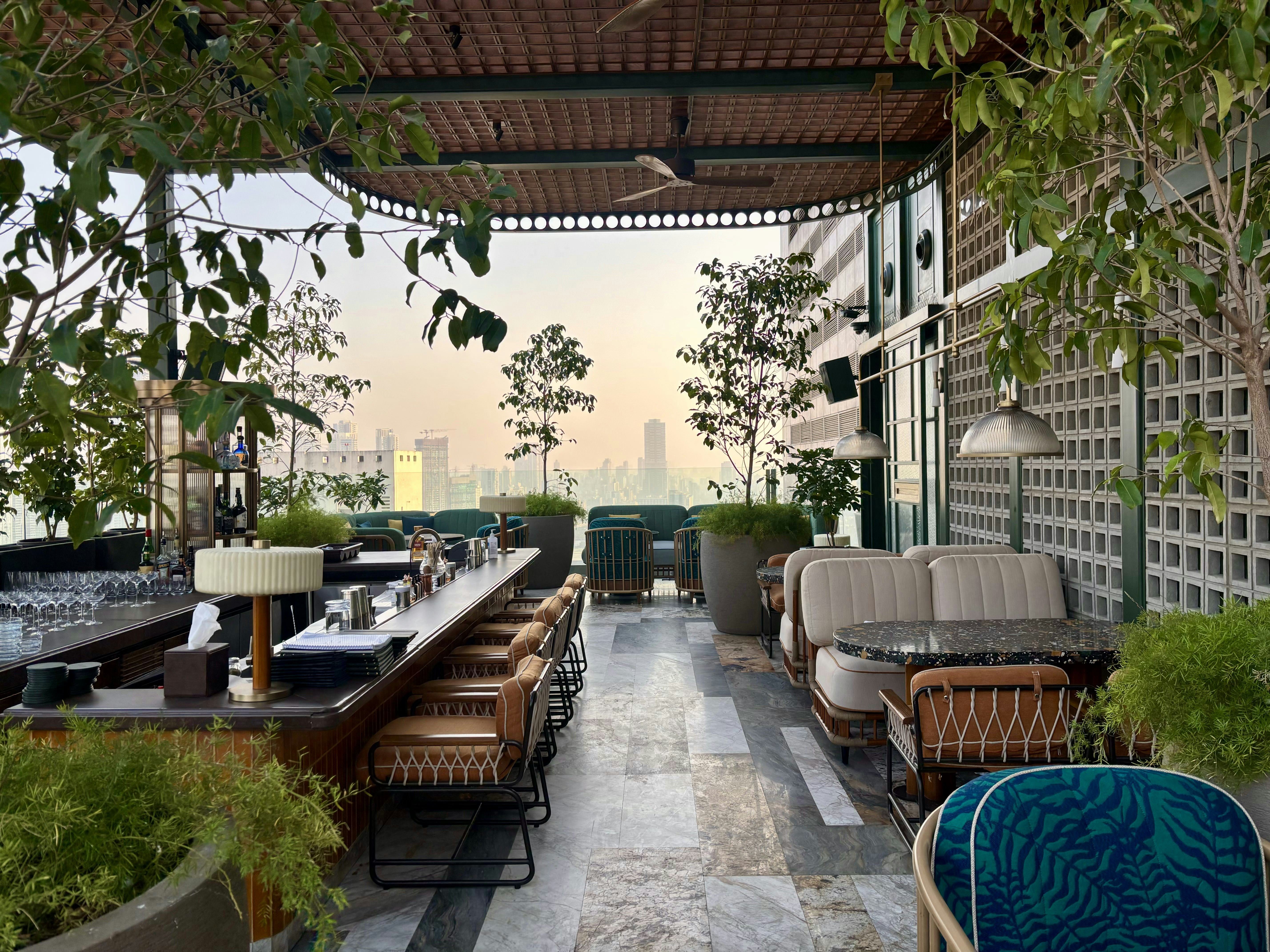 Four Seasons Hotel Mumbai 76/78