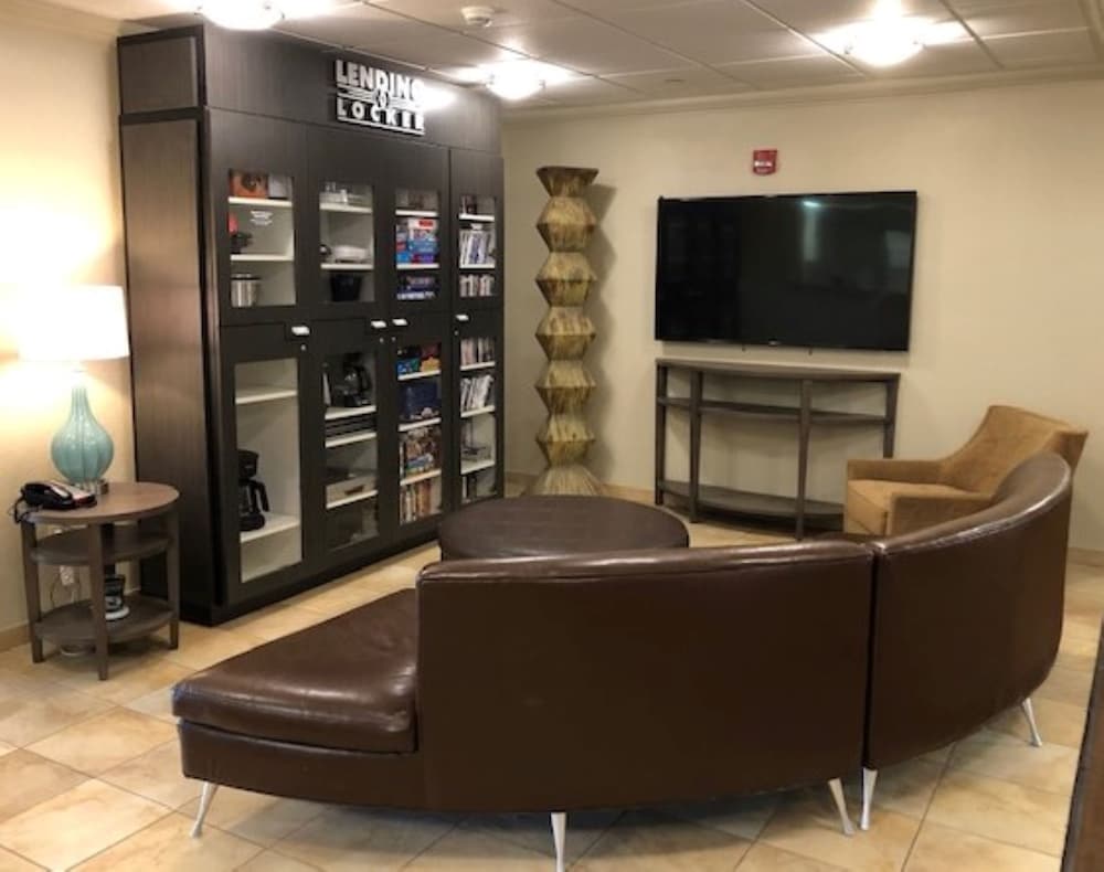 Candlewood Suites Fort Wayne by IHG 26/50