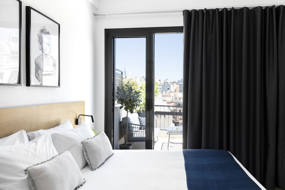 SIGNATURE, PENTHOUSE, CITY VIEW, TERRACE