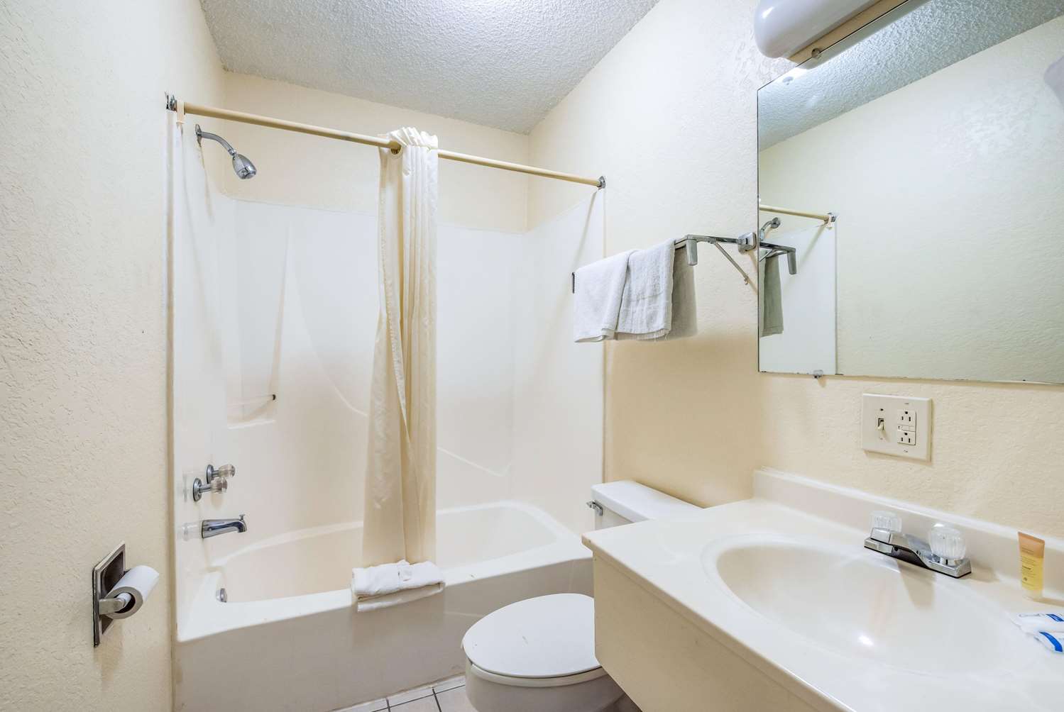 Rodeway Inn Benton, AR 22/22