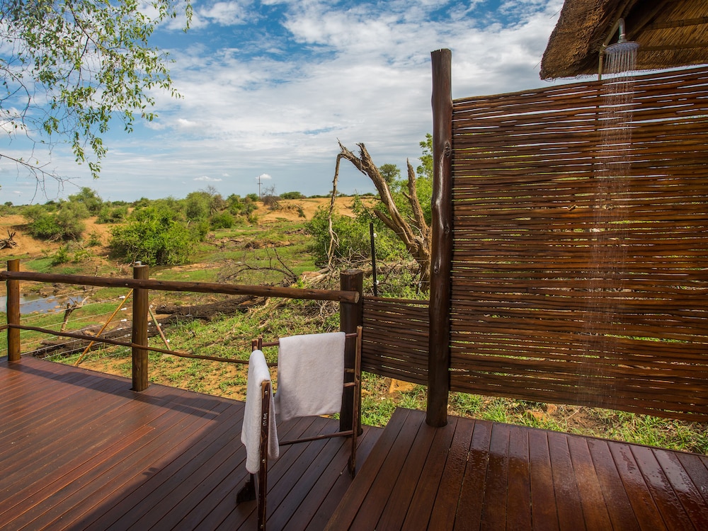 MADIKWE RIVER LODGE 34/42