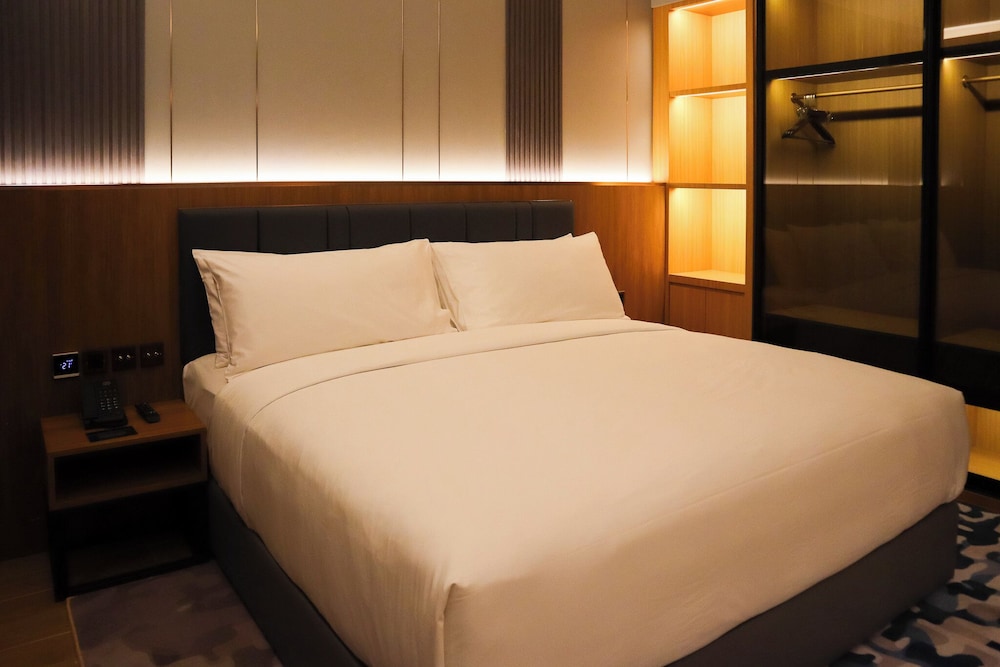 AGlow Hotel Harbor Bay Batam 25/65