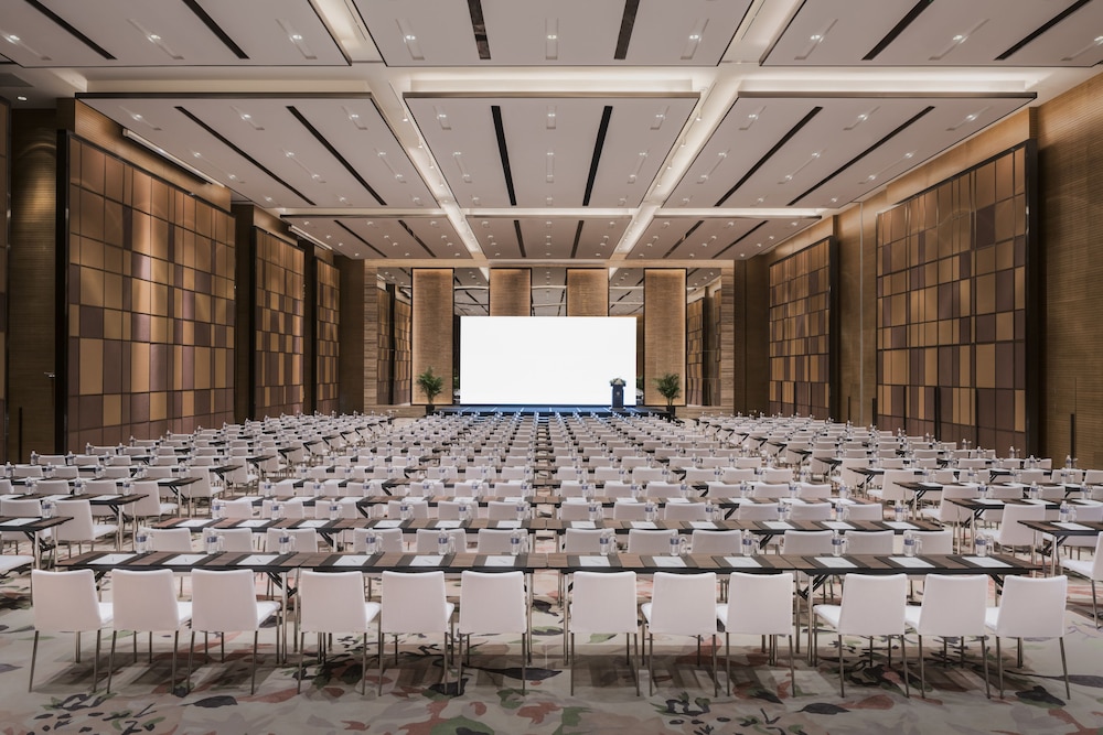 HYATT REGENCY SHANGHAI WUJIAOCHANG 66/75