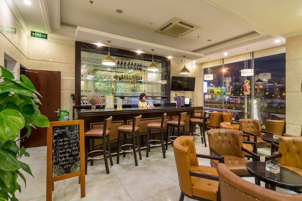 Royal Family Hotel Da Nang 33/50