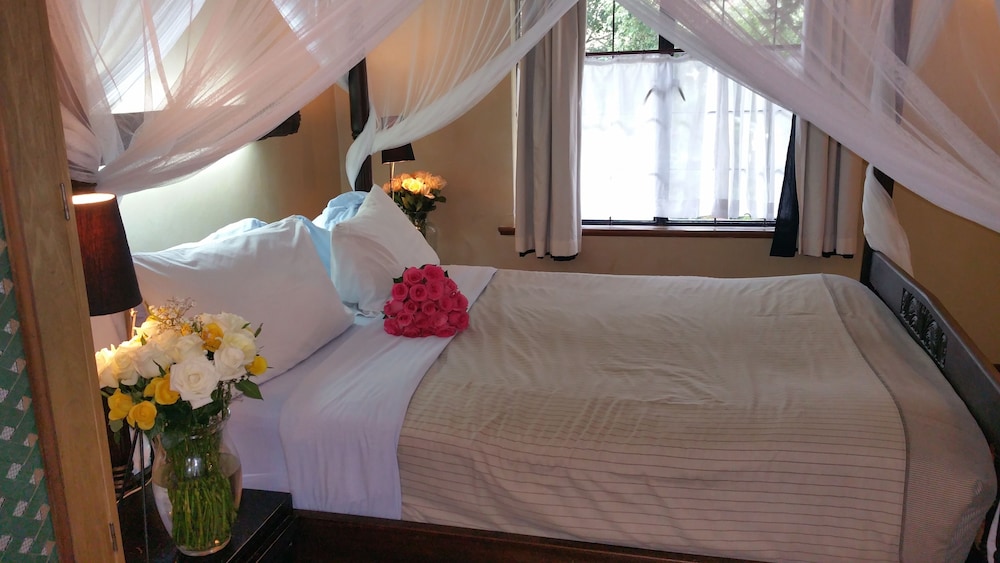 Woodmere Serviced Apartments 11/50
