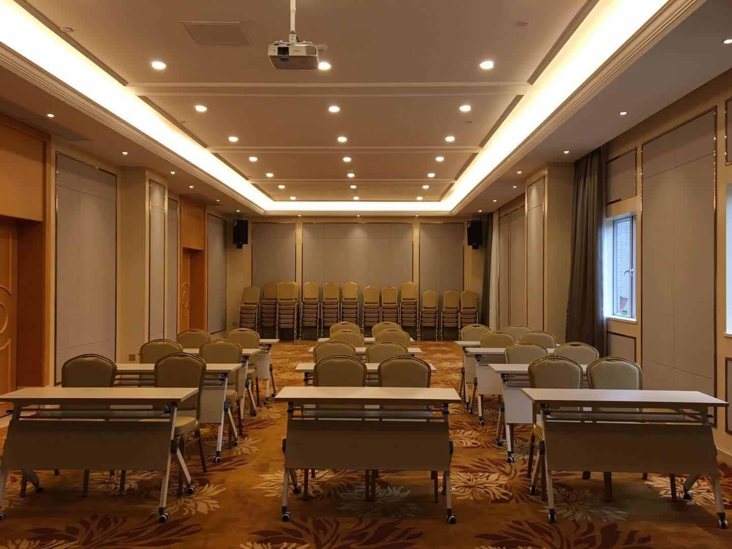 Vienna Hotel (Zhongshan Rainbow Avenue) 48/58
