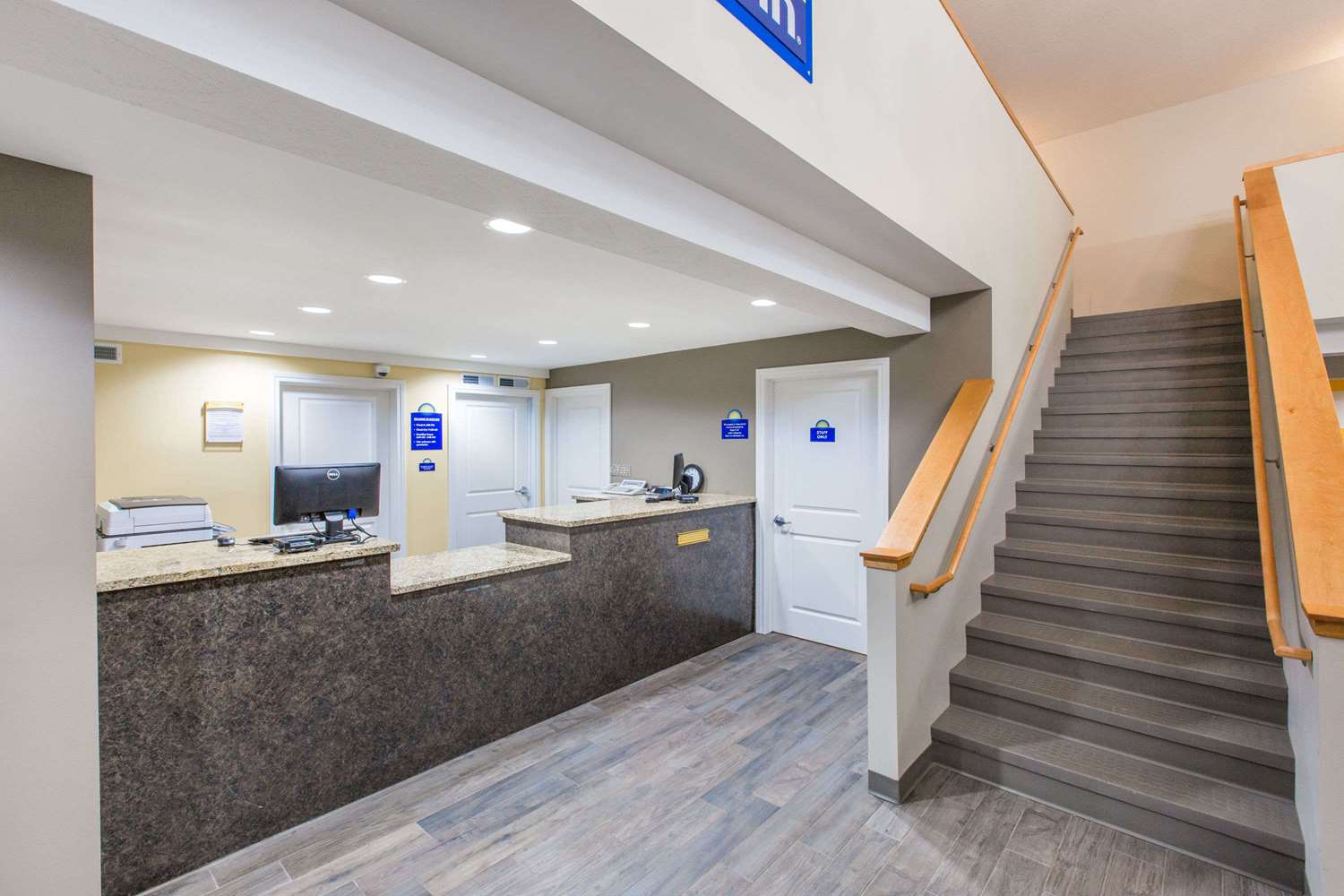 Days Inn By Wyndham Hays 5/43