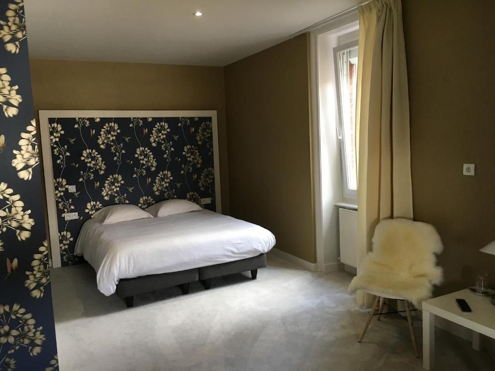 HOTEL LE COBH 7/26