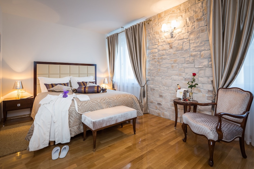 غرفة بسريرين منفصلين، Priska Heritage Rooms 2/3