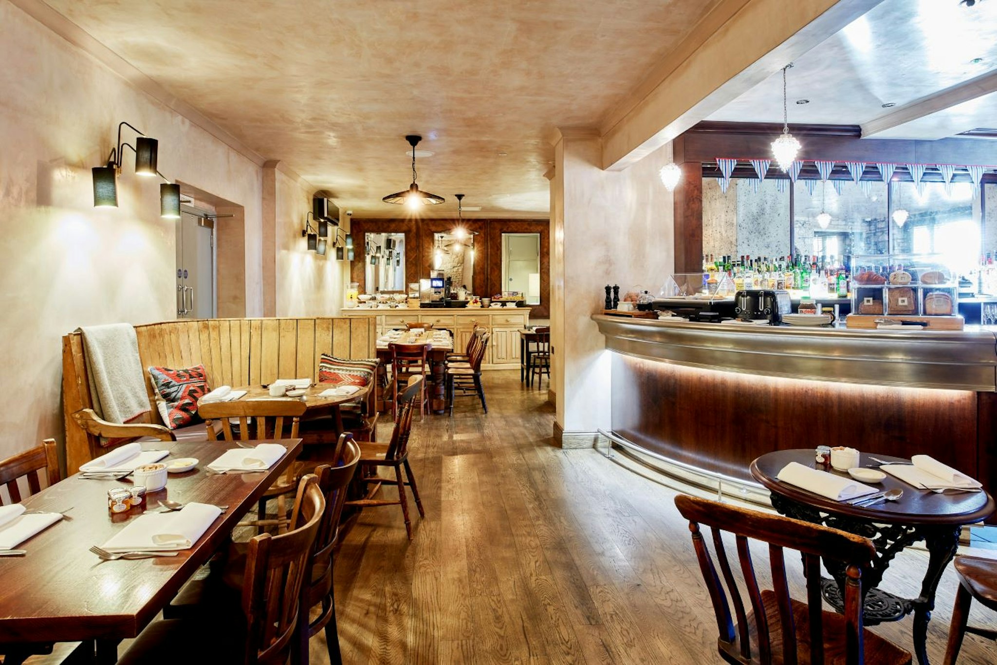 The Abergavenny Hotel 27/31
