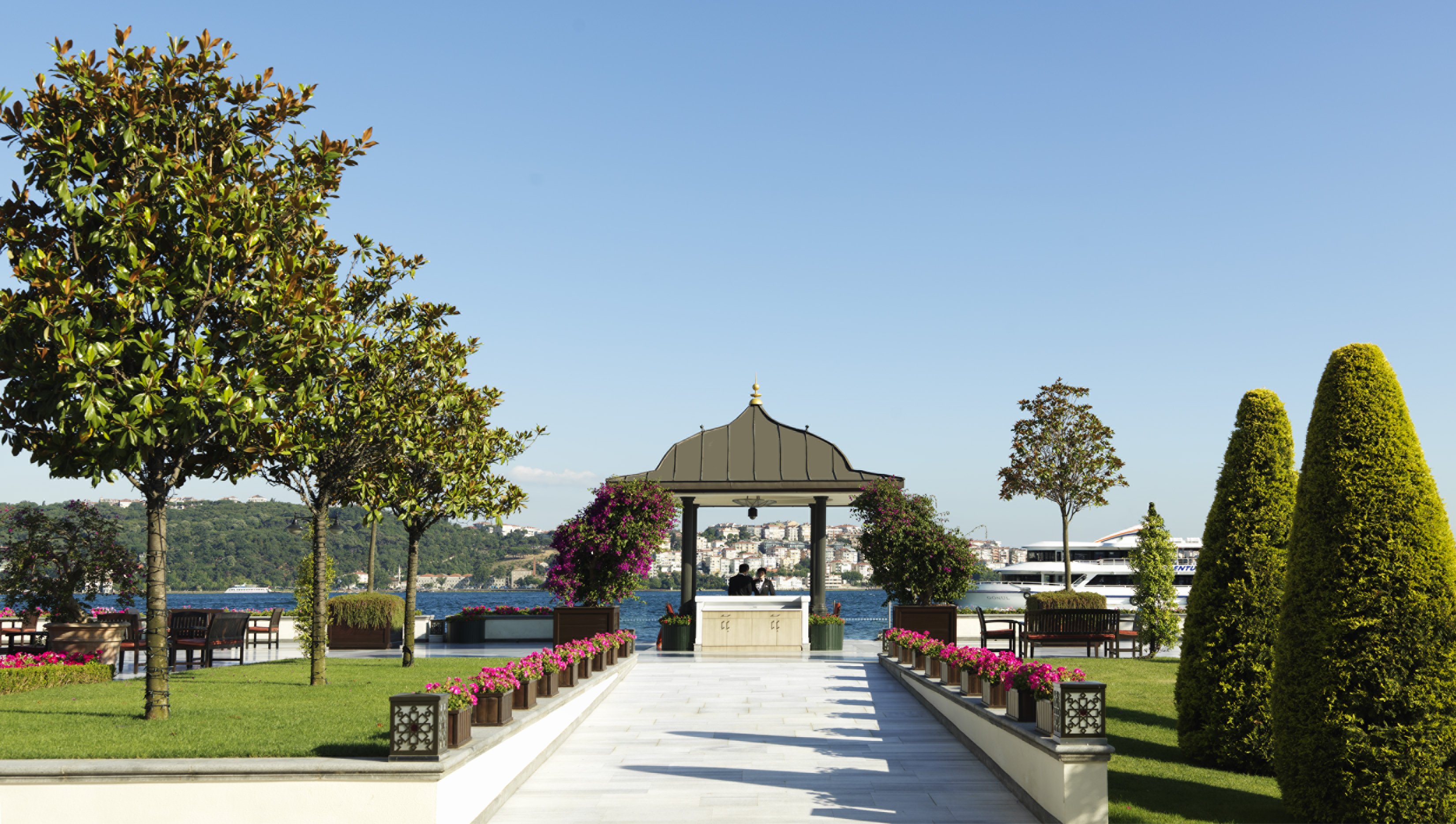 Four Seasons Hotel Istanbul at the Bosphorus 75/80