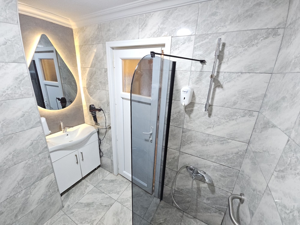 Sahra Kent Otel Pendik 50/50