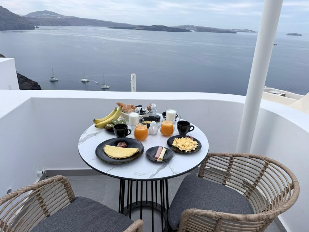 Allure Breeze Suites 67/79