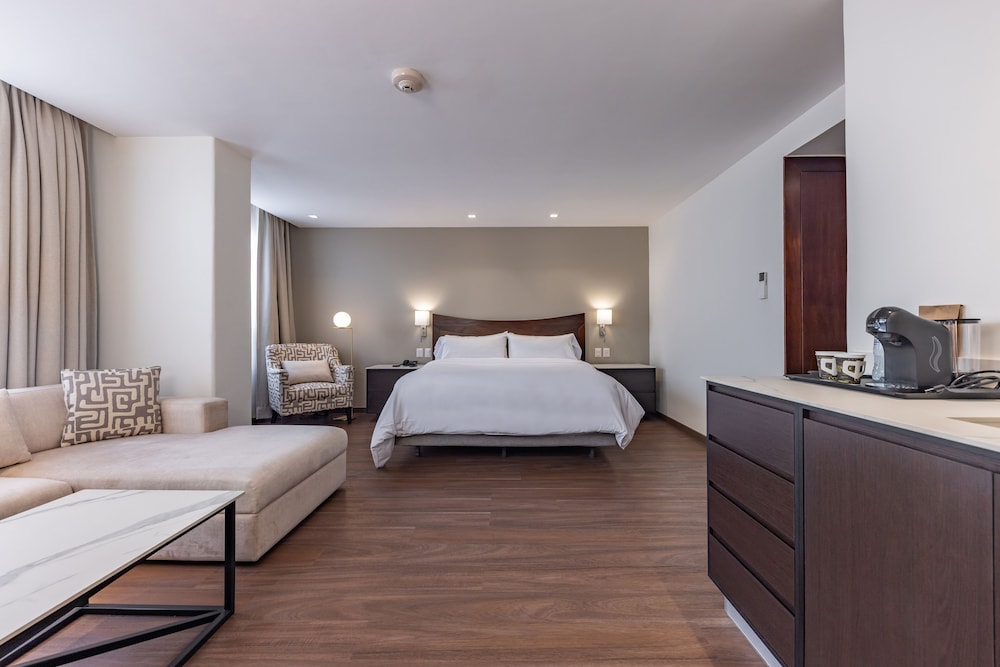 Hotel Biltmore Guatemala 16/60