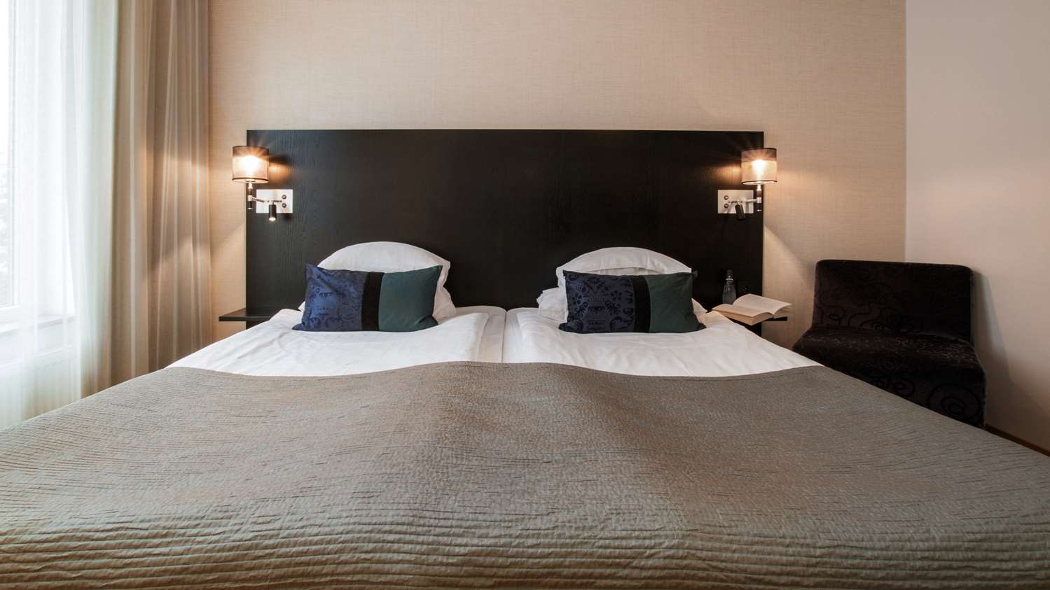 Standard, Twin Beds