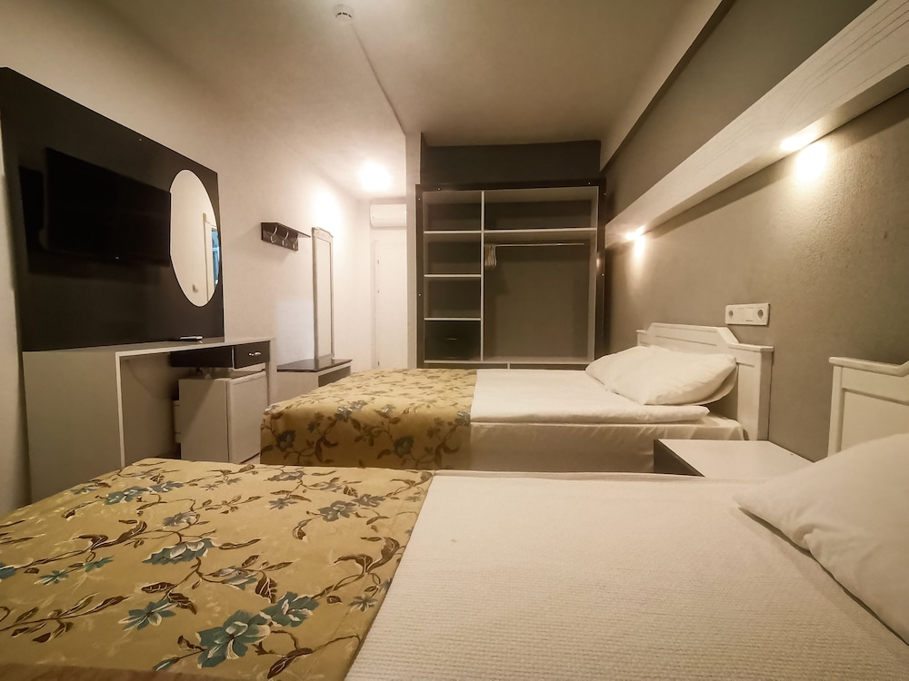 Side Spring Hotel 21/46