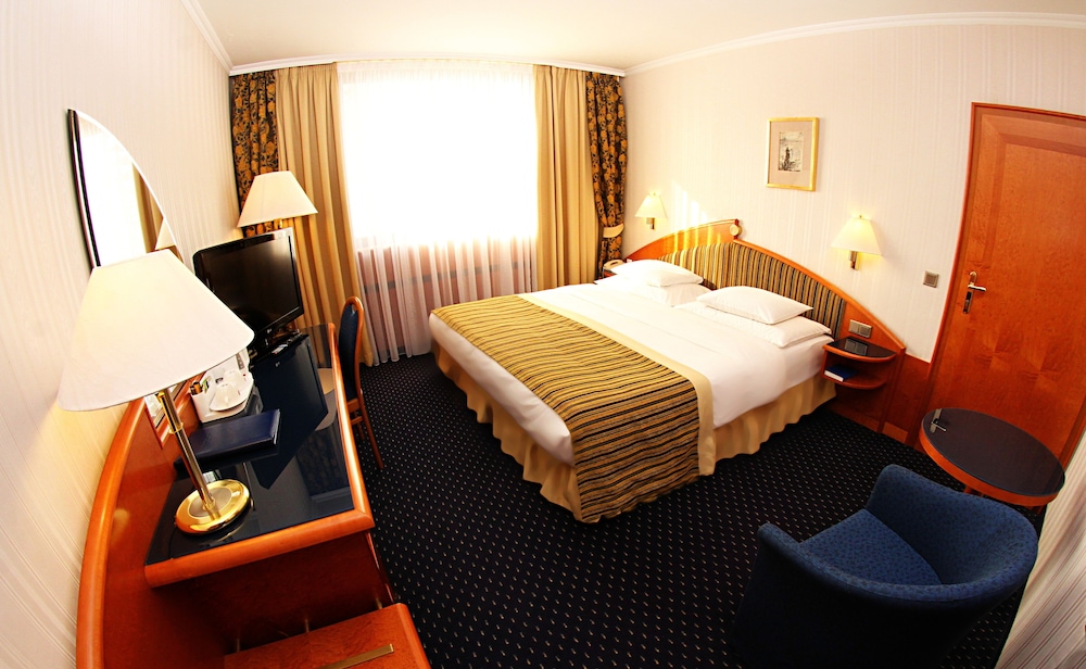 Panorama Prague Hotel 23/70