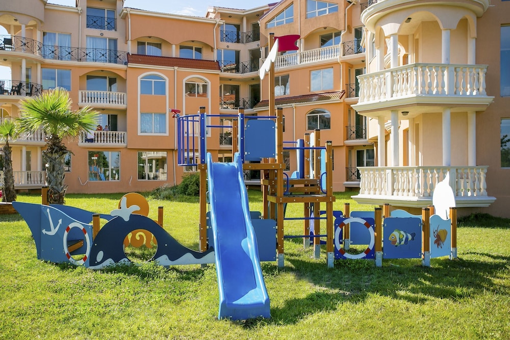 Hacienda Beach Resort 54/70