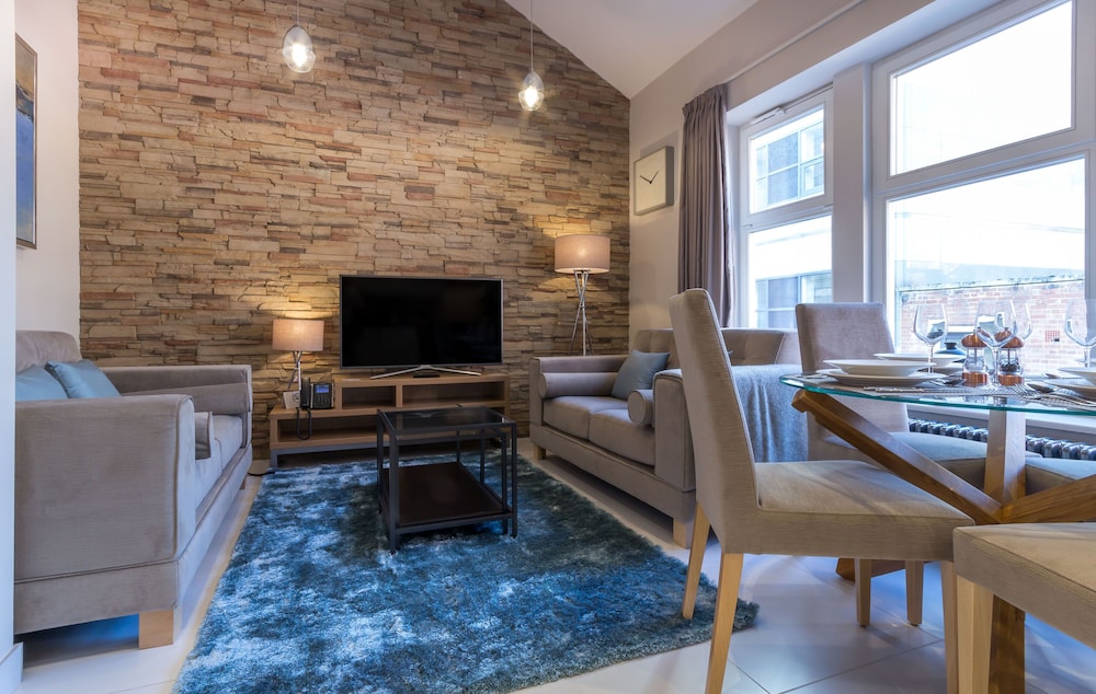 Basinghall Suites 26/33