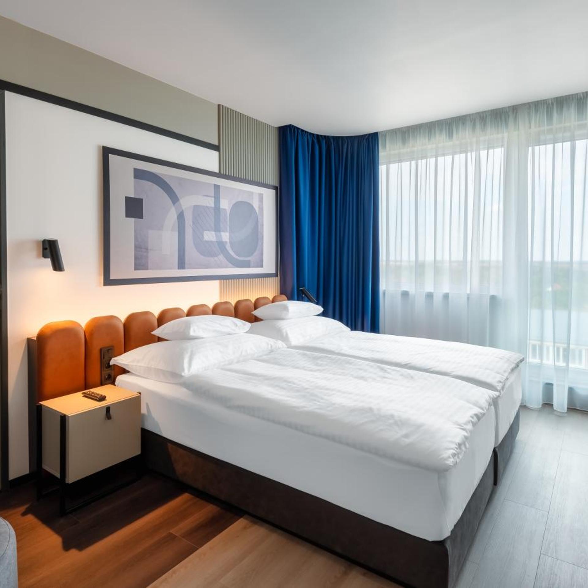 Connecting, Premium, Double Bed, East Wing
