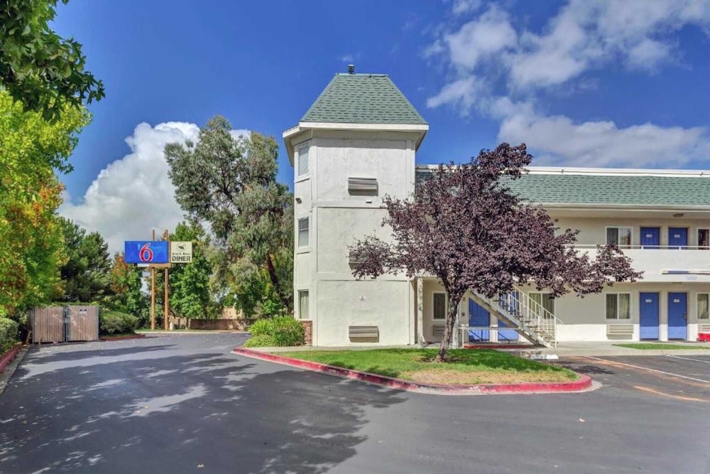 Motel6 Rohnert Park, CA 52/60