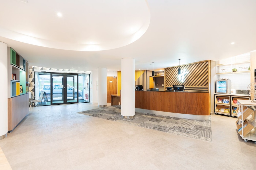 Holiday Inn London Luton Airport 7/64