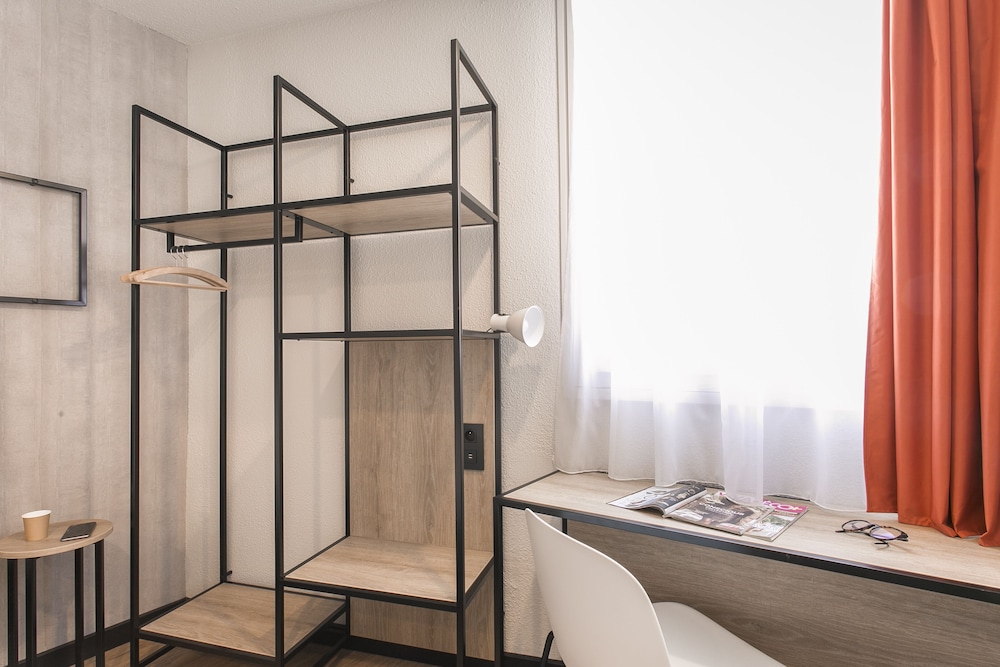 Ibis Avignon Sud 27/72