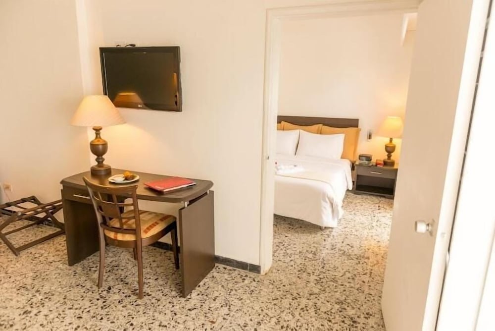 TEQUENDAMA INN ESTACION 57/62