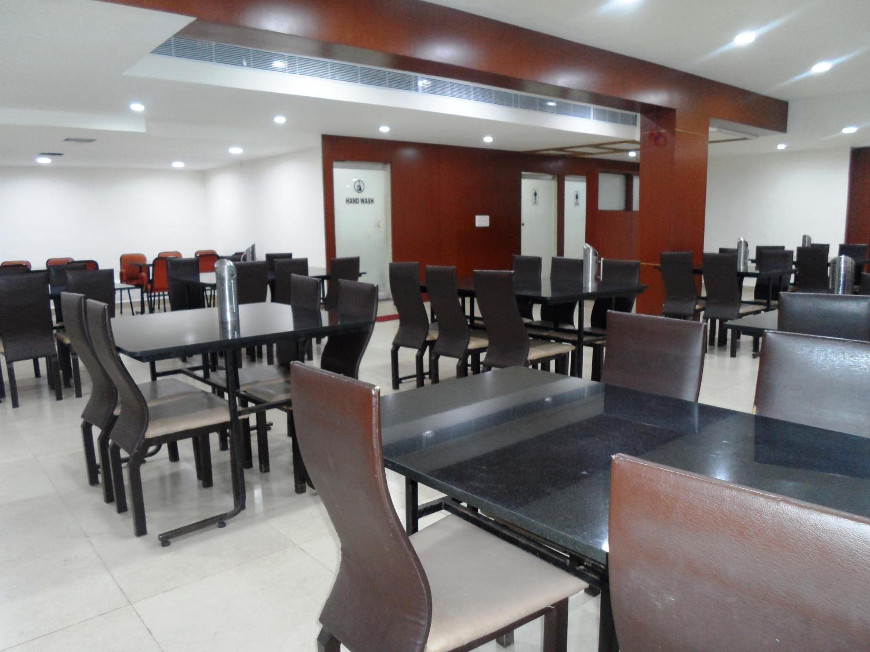 Hotel Bhimas Paradise 15/17