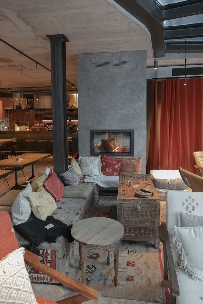 Nomad Lodge and Spa by CERVO 40/50