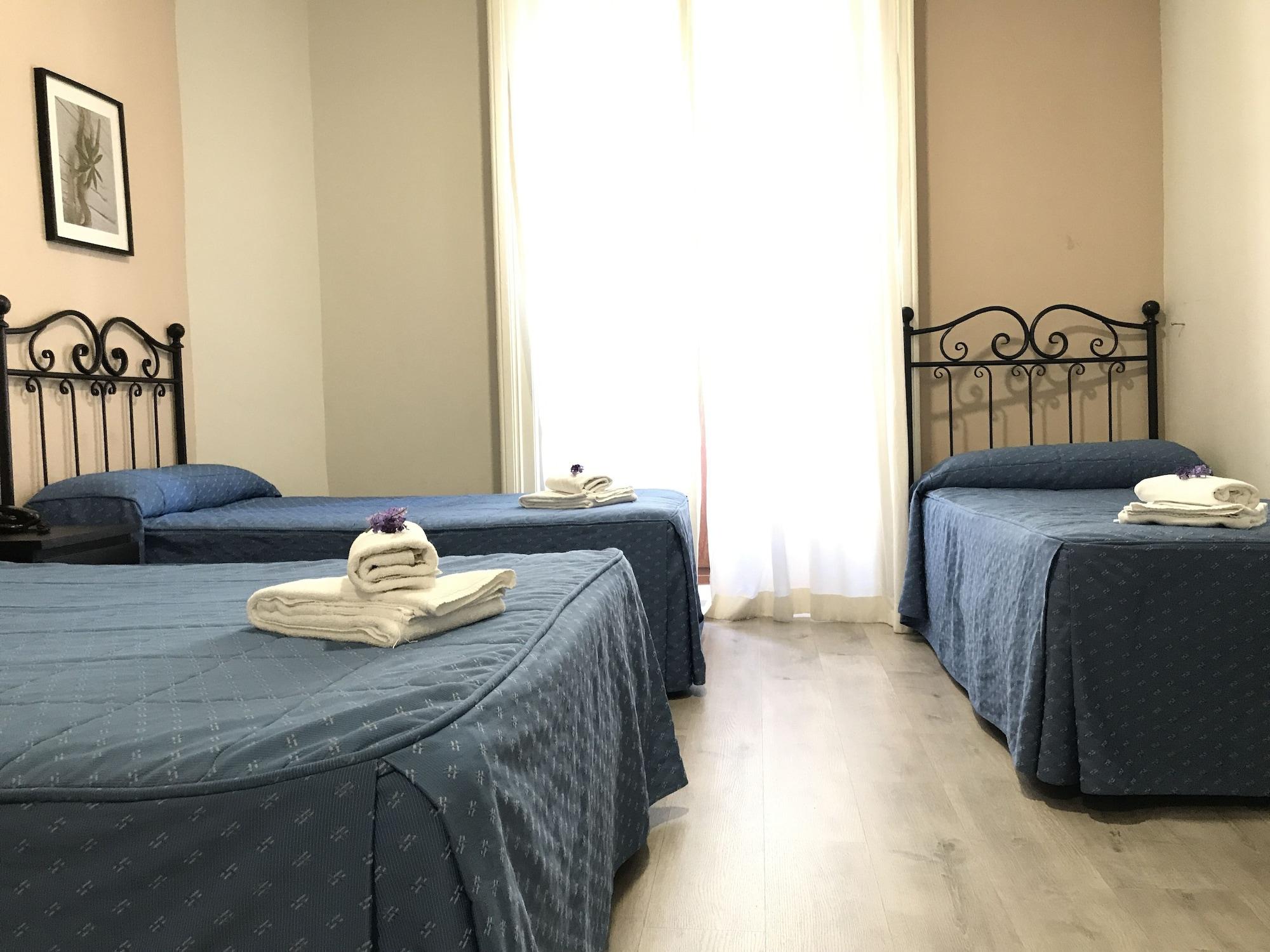 غرفة رباعية بحمام خاص، Hostal El Pilar 3/10
