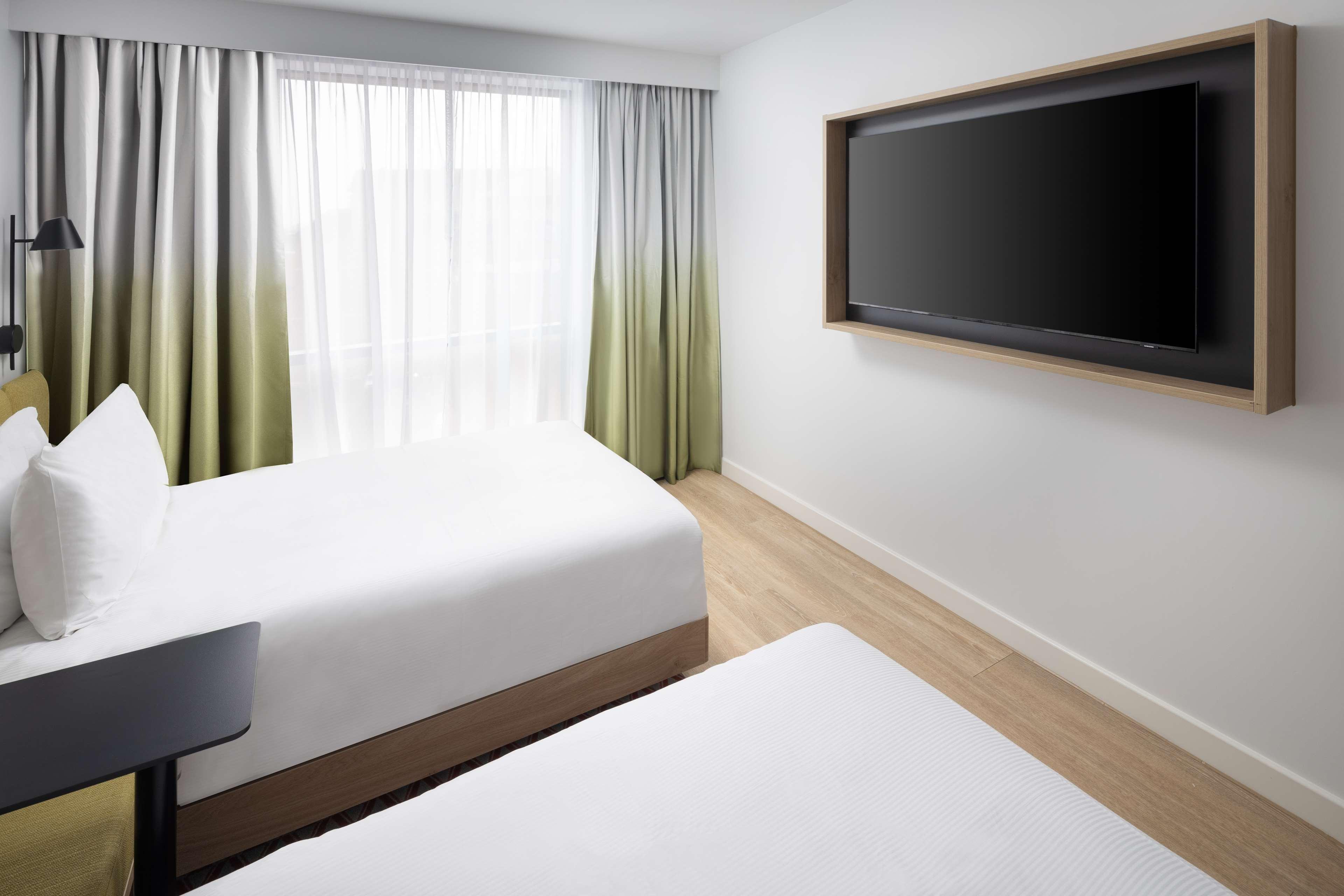 Standard, Twin Beds, Hampton by Hilton Rochdale 4/8