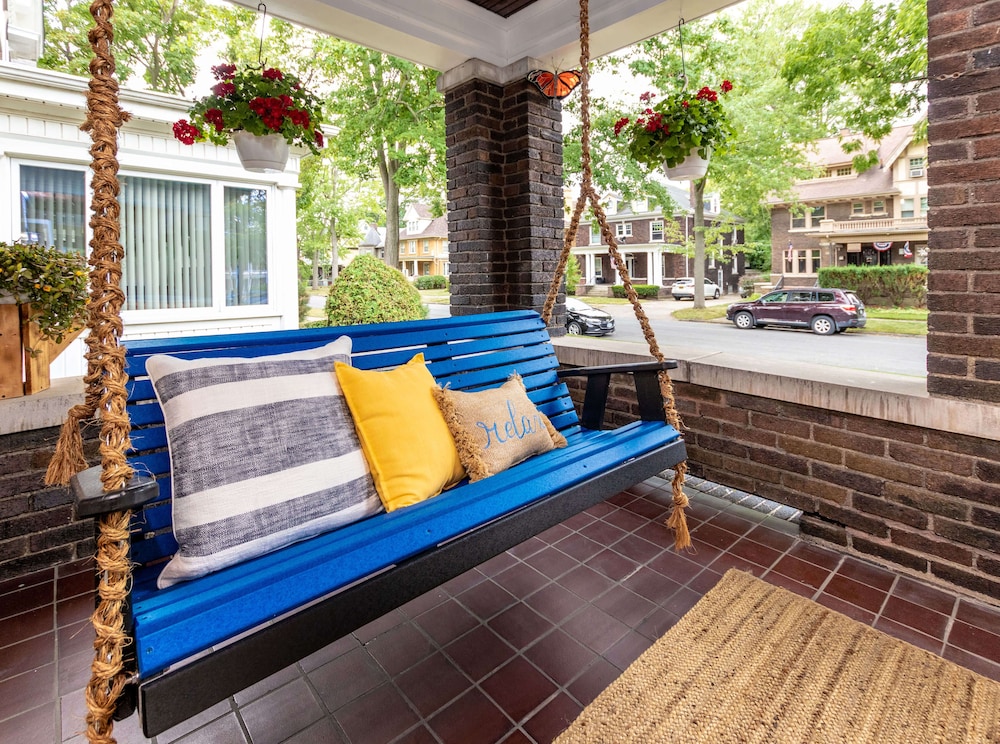 The Butler House Bed and Breakfast 24/50