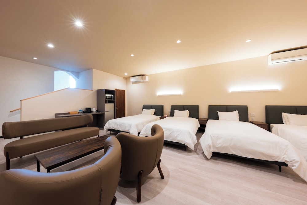 Room, 4 Beds, Outdoor Wing