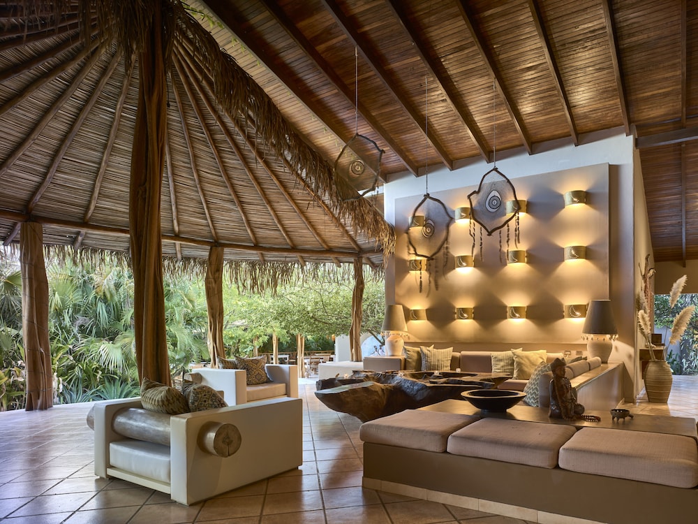 Cala Luna Boutique Hotel and Villas 68/86