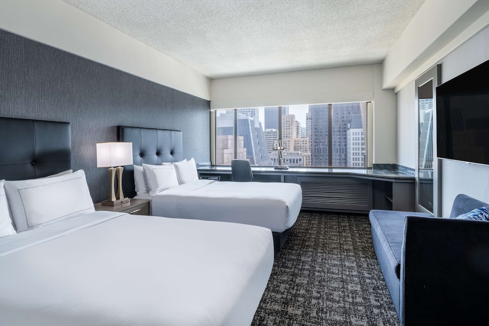 DELUXE, 2 DOUBLE BEDS, CITY VIEW