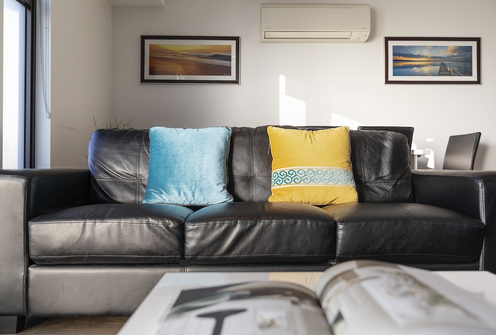 RNR Serviced Apartments North Melbourne 32/44