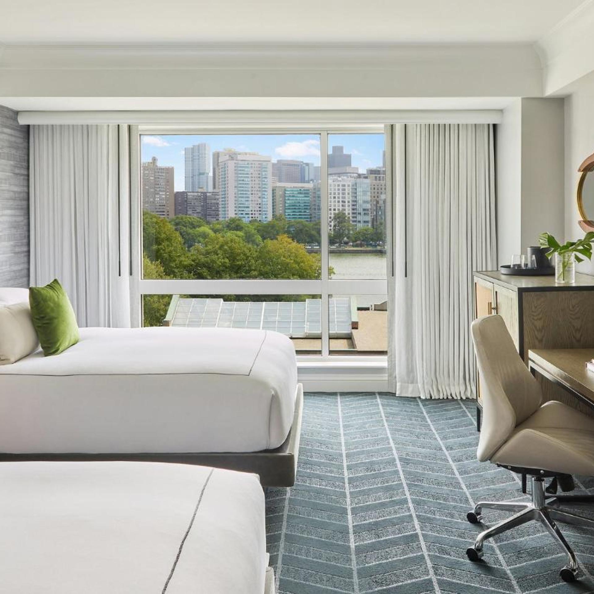 Essential, 2 Queen Beds, with View
