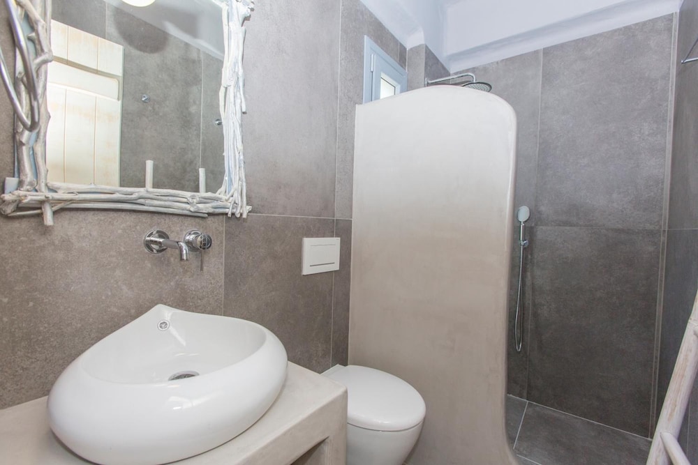 Ampelos Suites 28/30