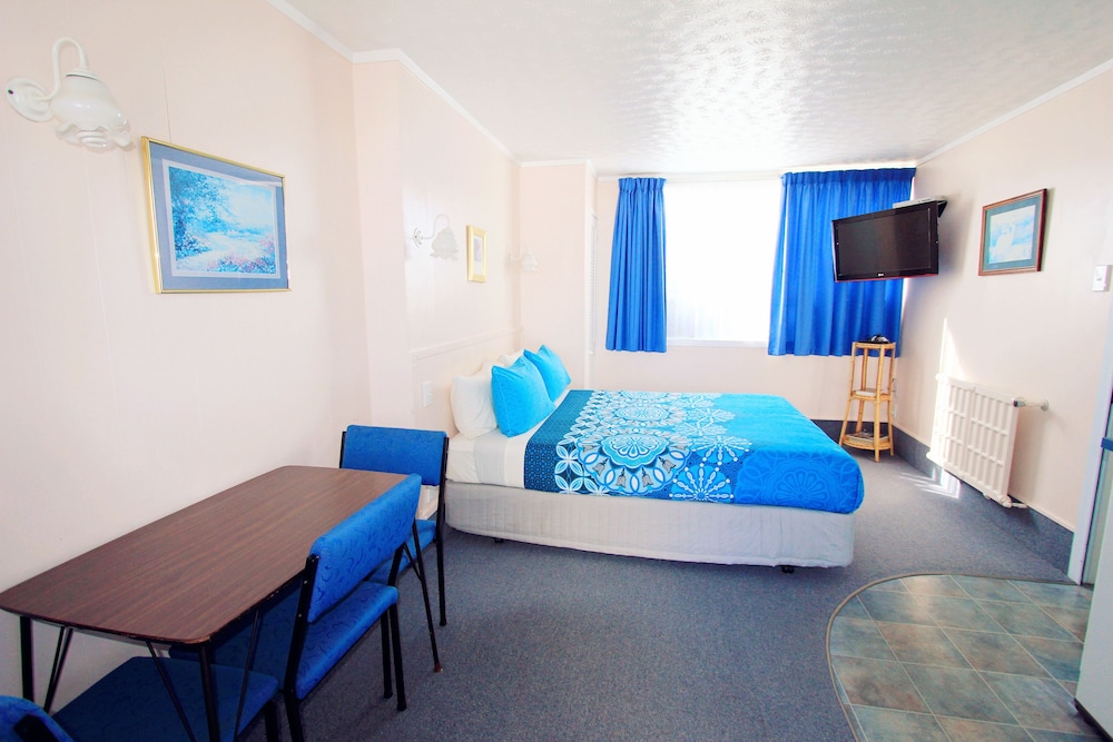 Golden Glow Motel 25/60