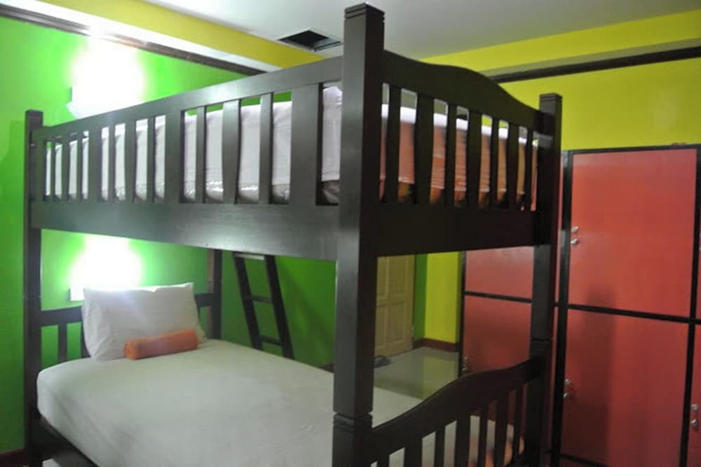 Silla Patong Hostel 16/36