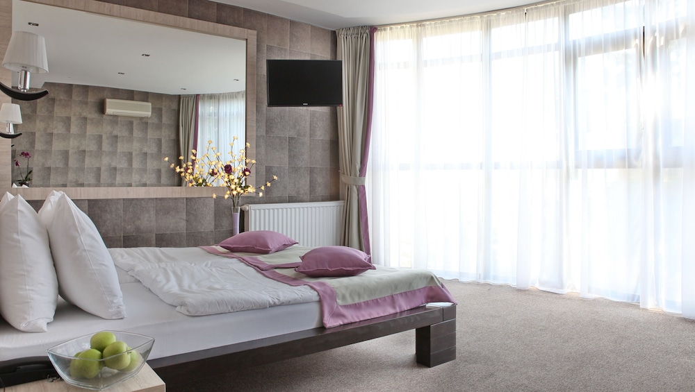 Garni Hotel Vozarev 43/67